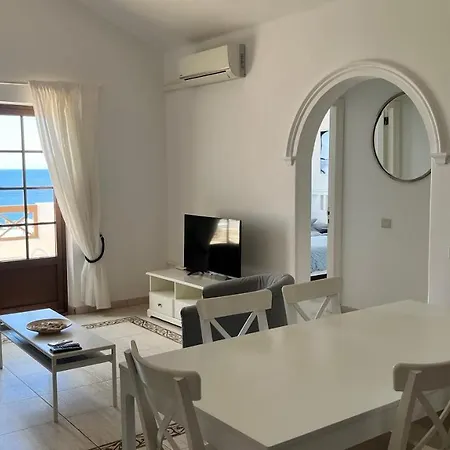La Cumbre8a- 2 Bed-2 Bath - 1st Fl.- Air-con-wi-fi Appartamento